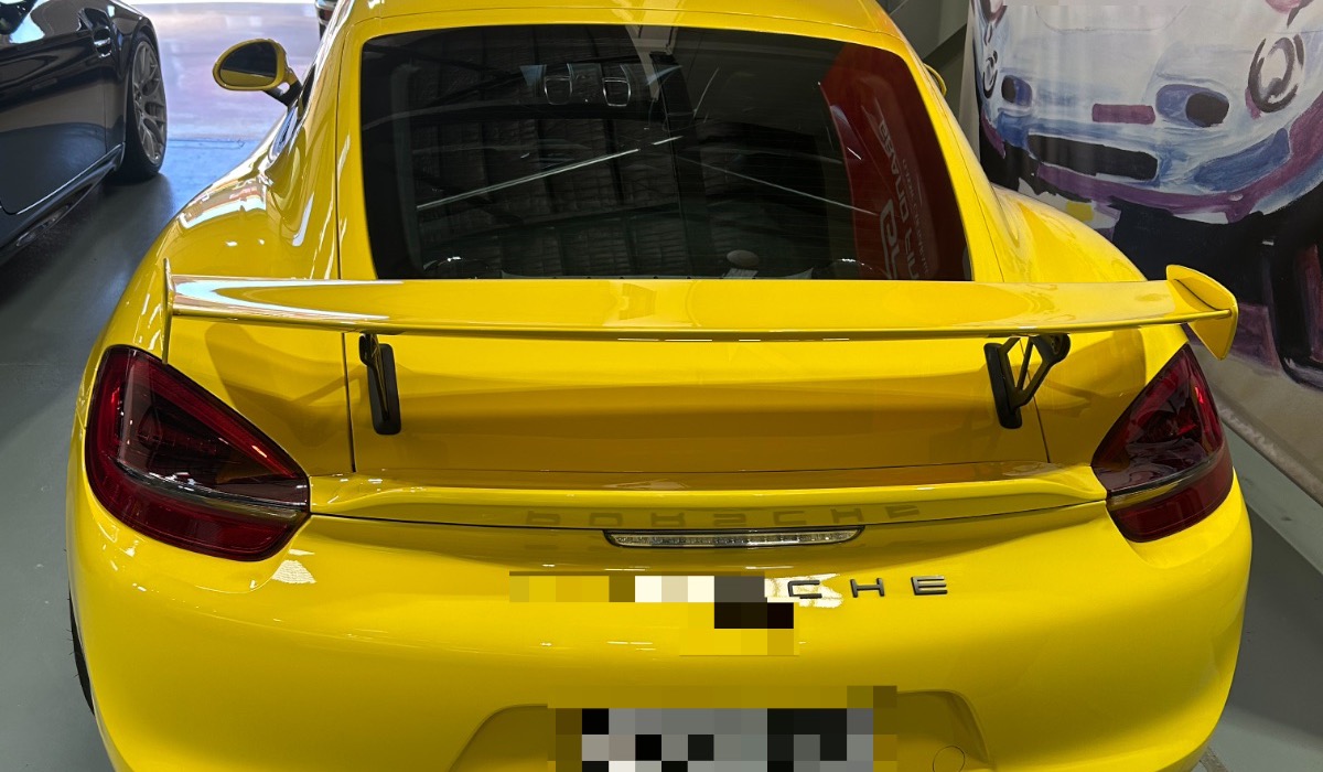 Porsche Cayman GT4